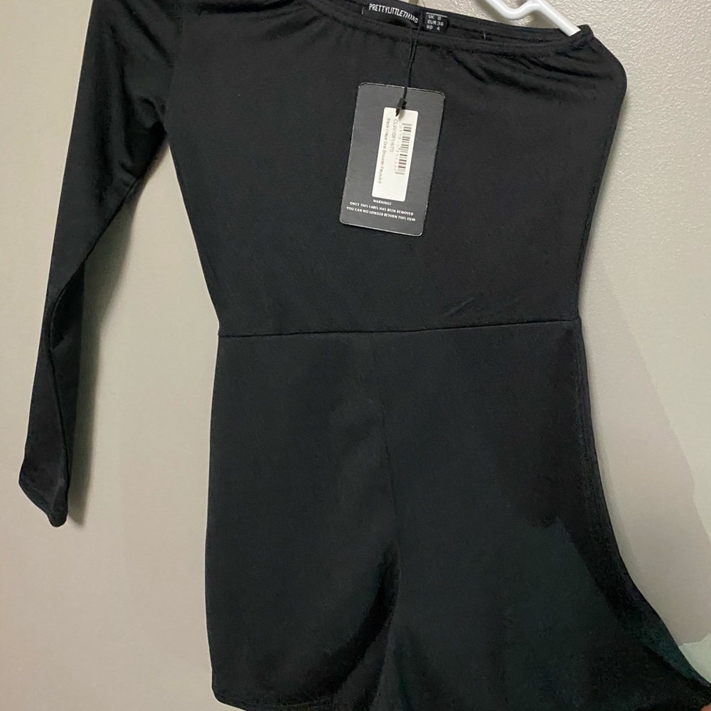 Pretty little thing romper size us 4 New with tags